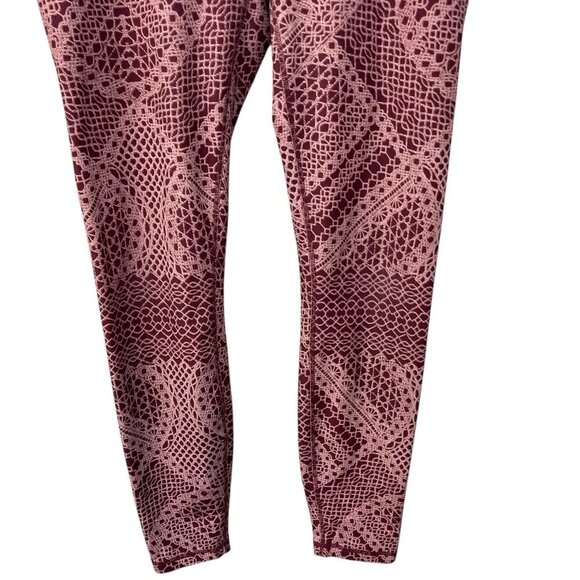Fabletics Women's Pants Red Mesh Geometric Leggings Athletic Stretch Size XL - Picture 3 of 9
